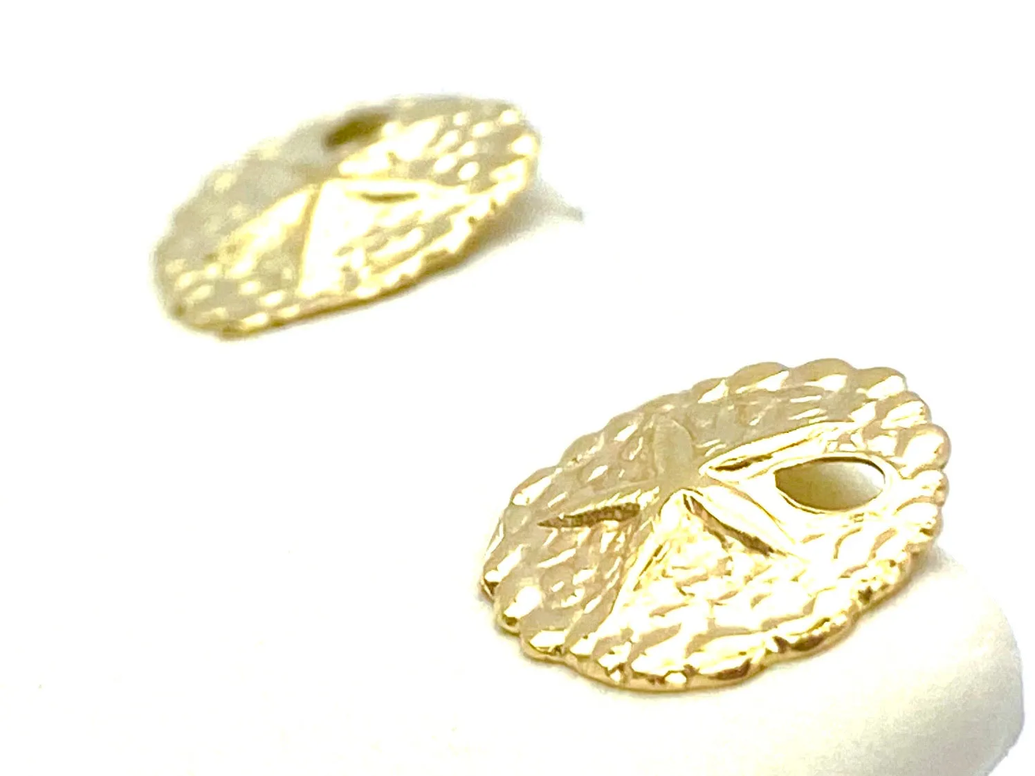 14KGF Sand Dollar Studs , Sku#891-4