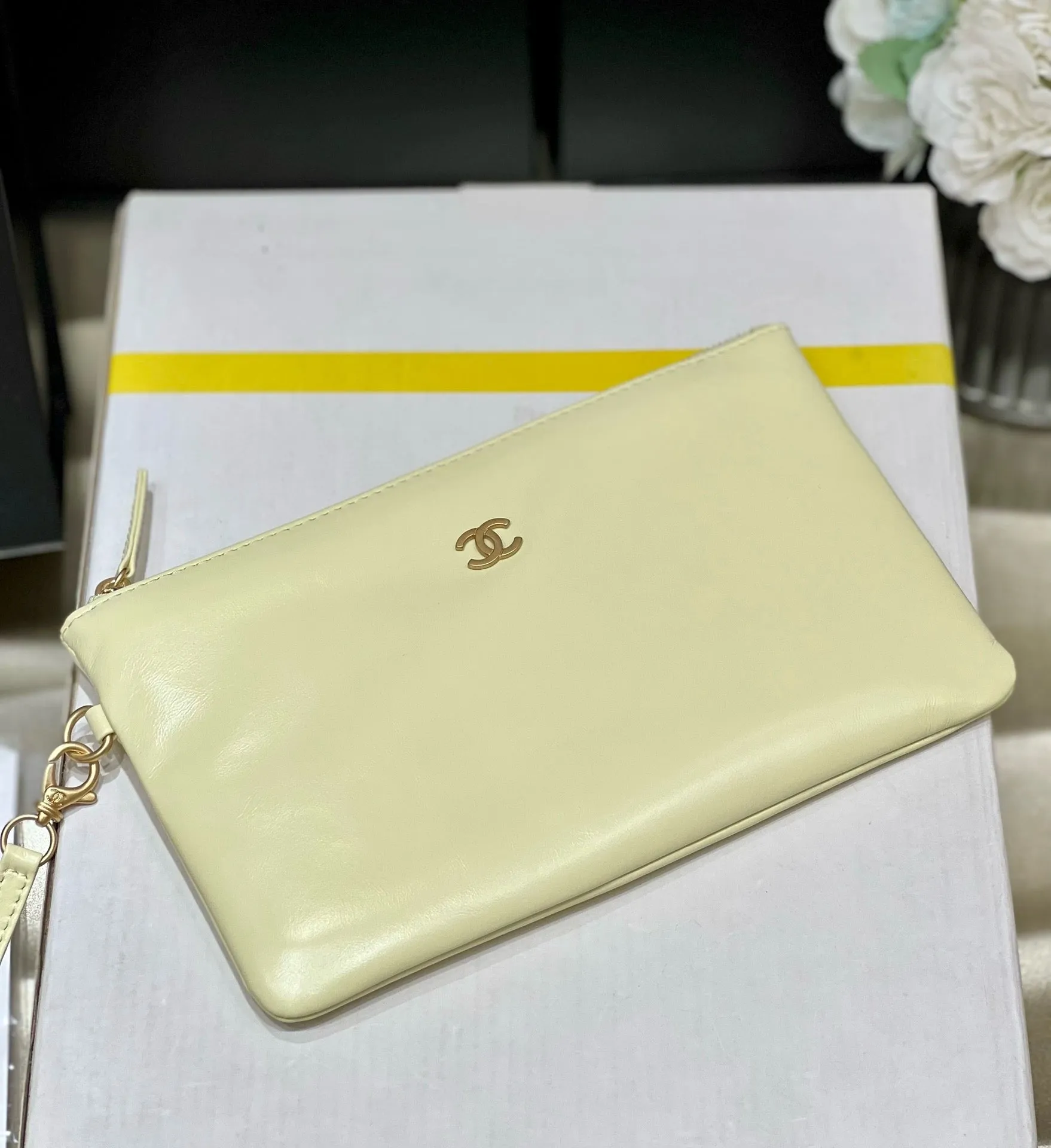 CC875 CHANEL 22 Bag / HIGHEST QUALITY VERSION / Small/Medium