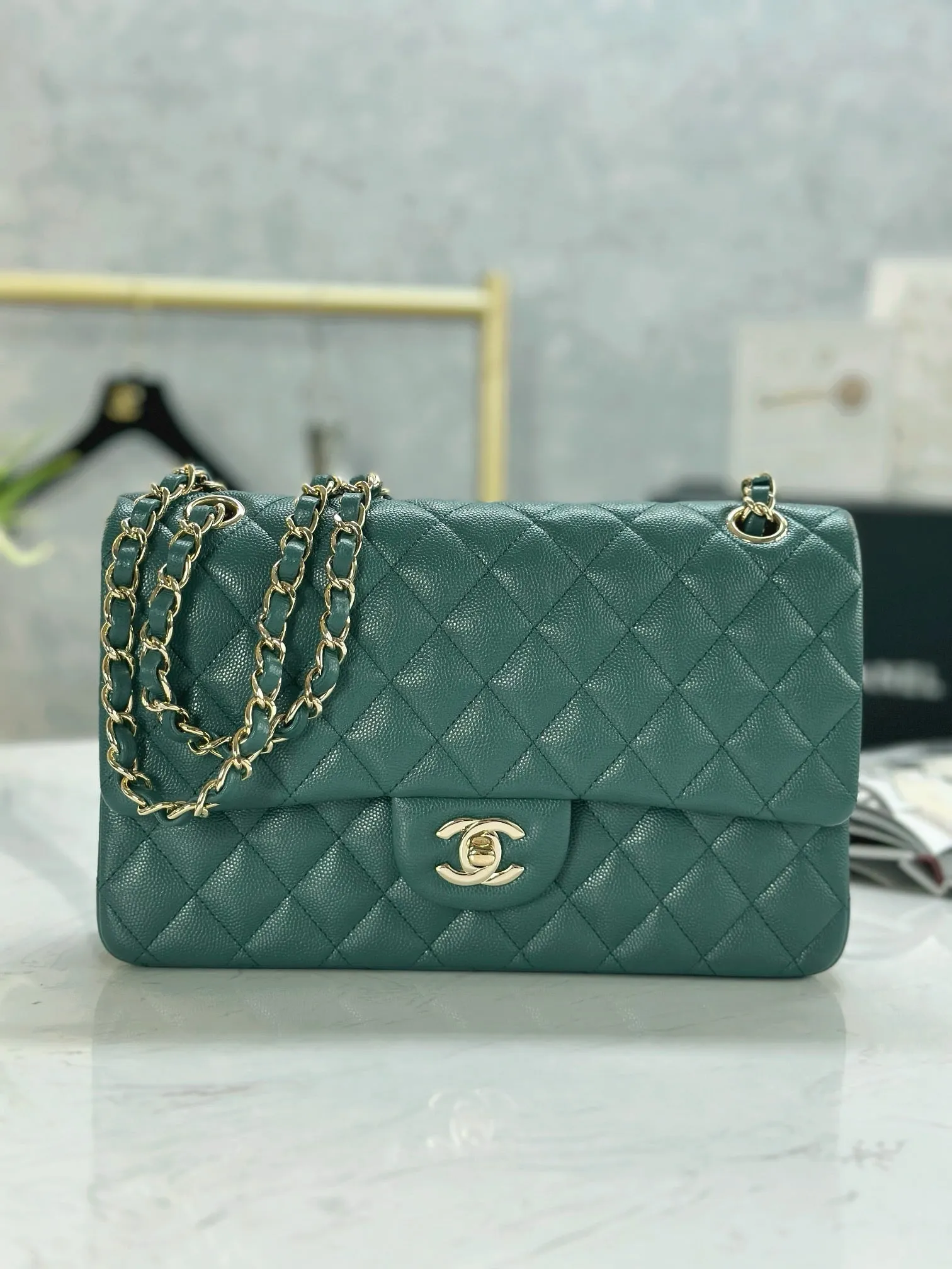 CC946 Classic Handbag / HIGHEST QUALITY VERSION / 6 × 9.9 × 2.5 in