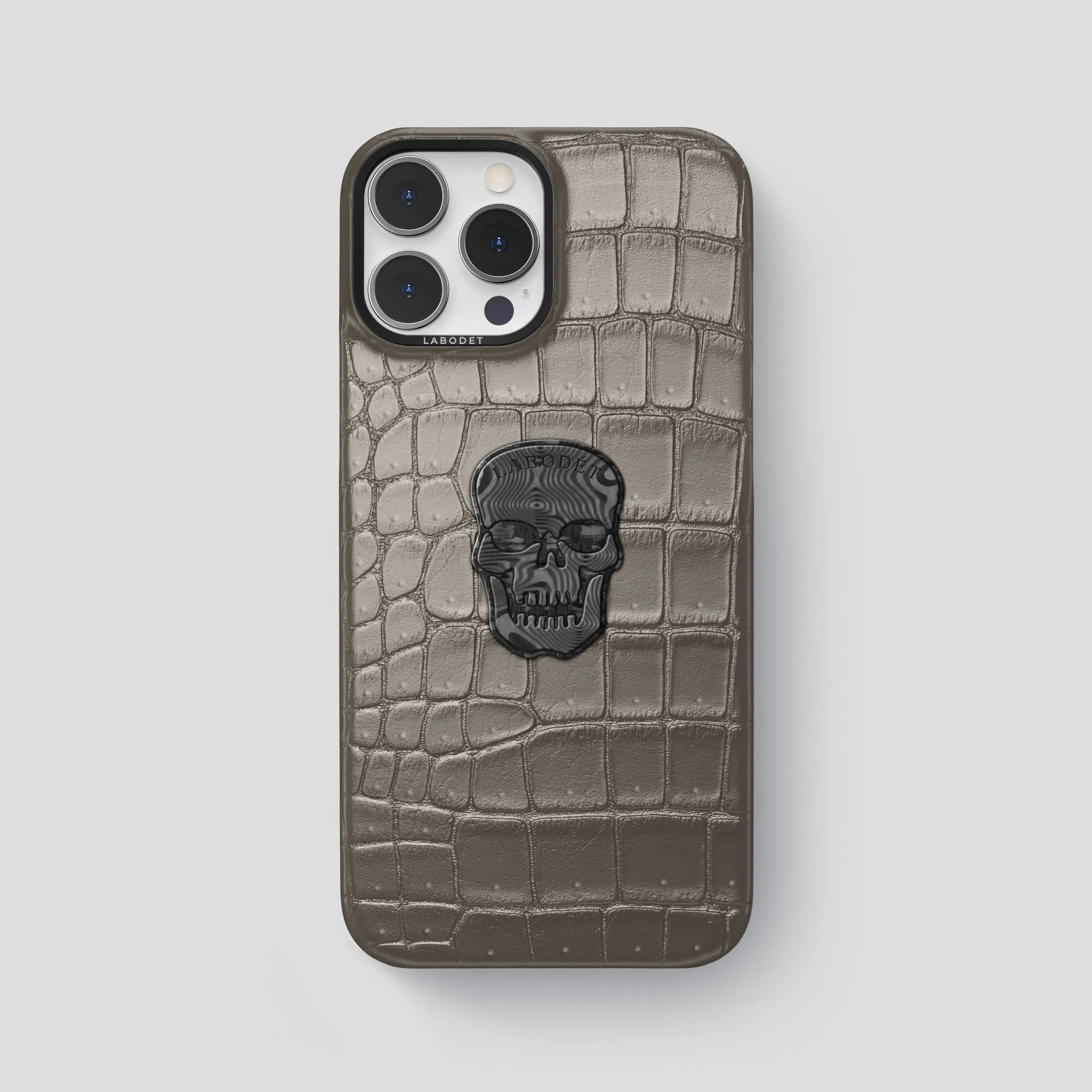 Classic Case With Carbon Skull For iPhone 15 Pro Max In Porosus Crocodile