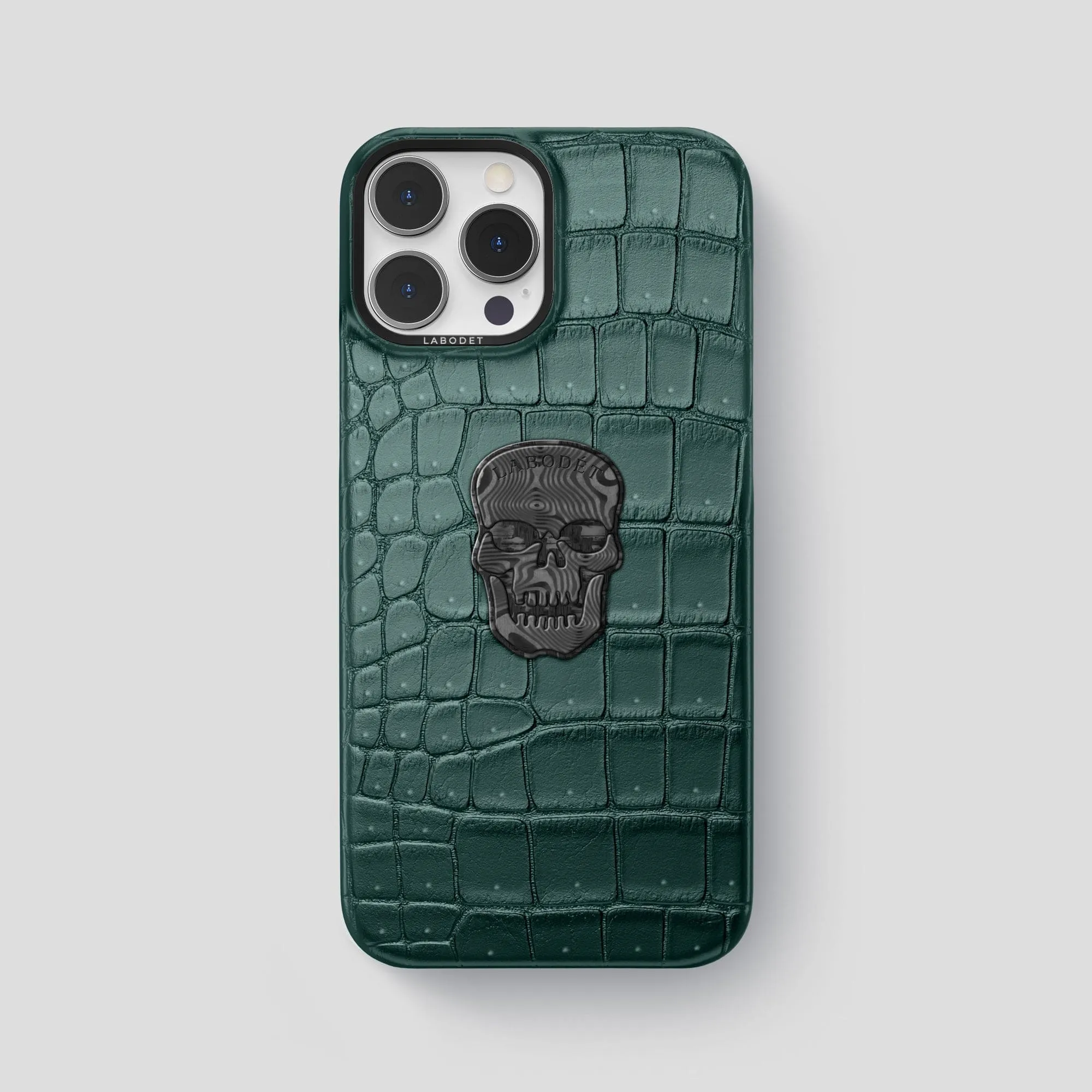 Classic Case With Carbon Skull For iPhone 15 Pro Max In Porosus Crocodile