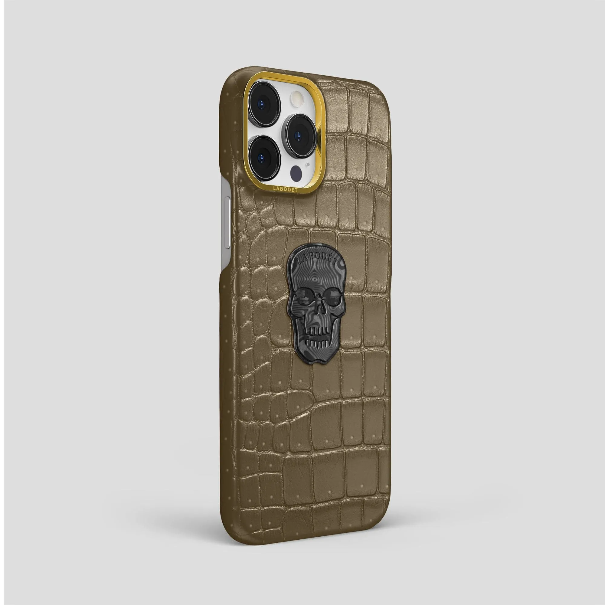 Classic Case With Carbon Skull For iPhone 15 Pro Max In Porosus Crocodile