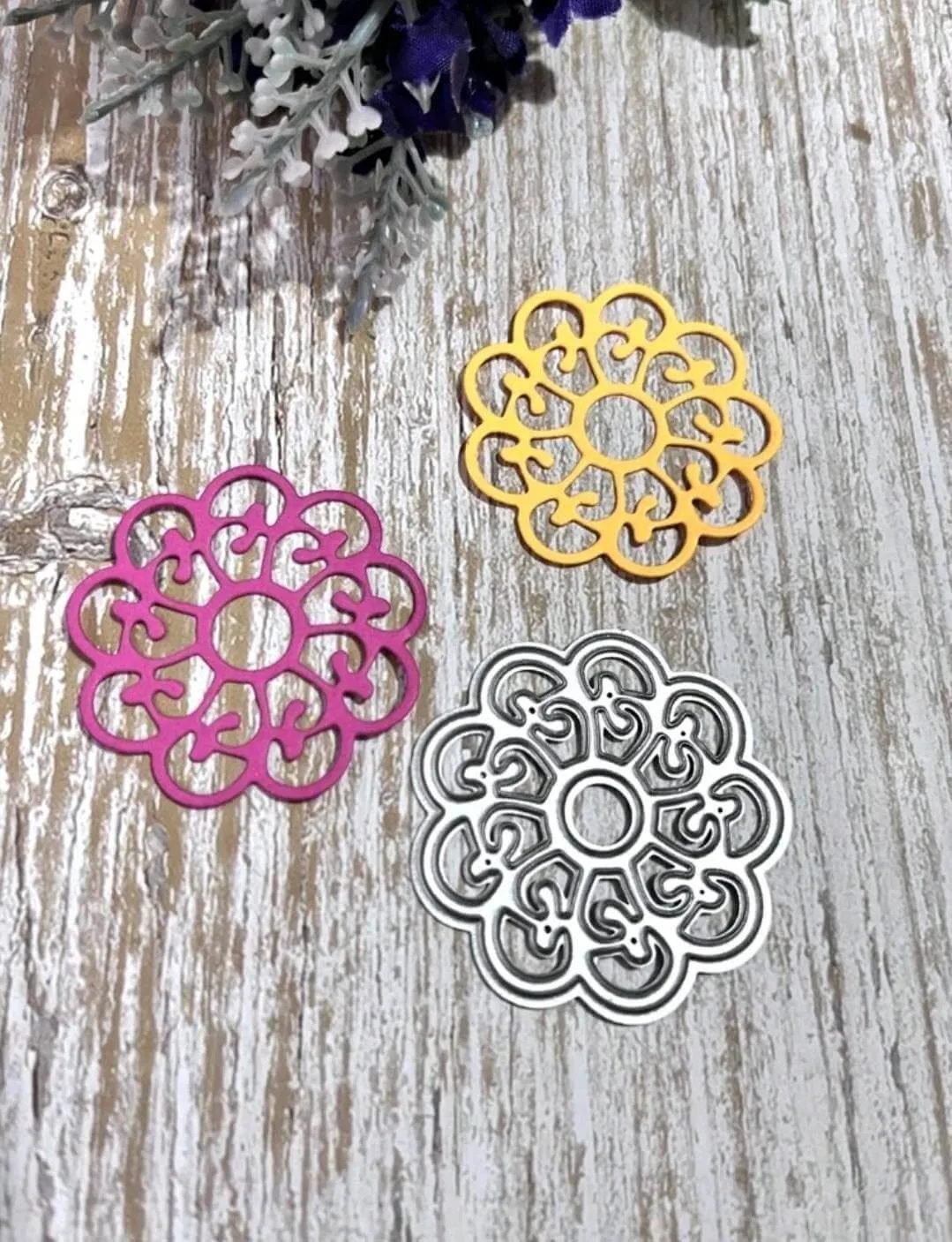 Craft - metal die - stunning flower