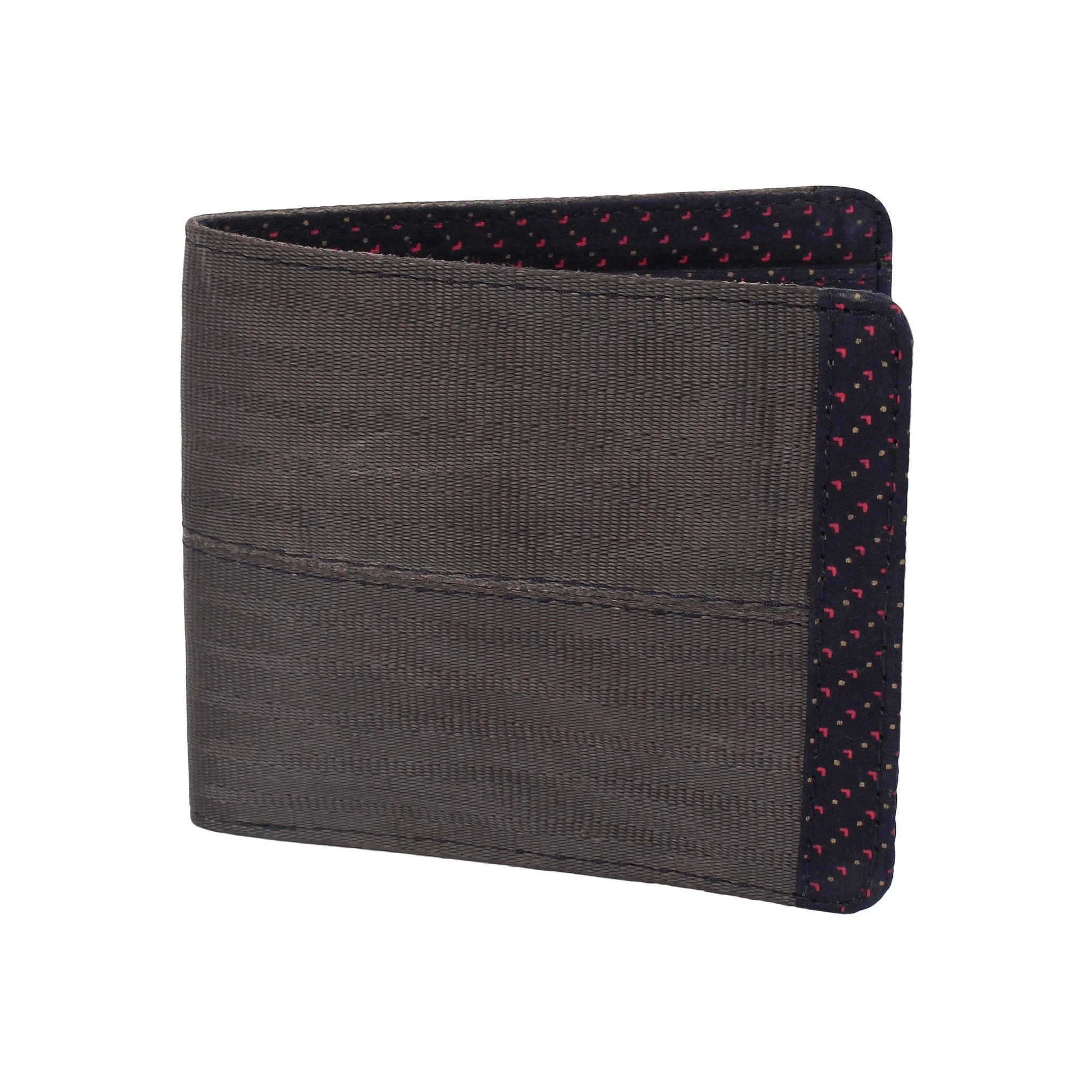 Eco-friendly Upcycled Car Seatbelt Men's Wallet - Sustainable and Stylish Accessory