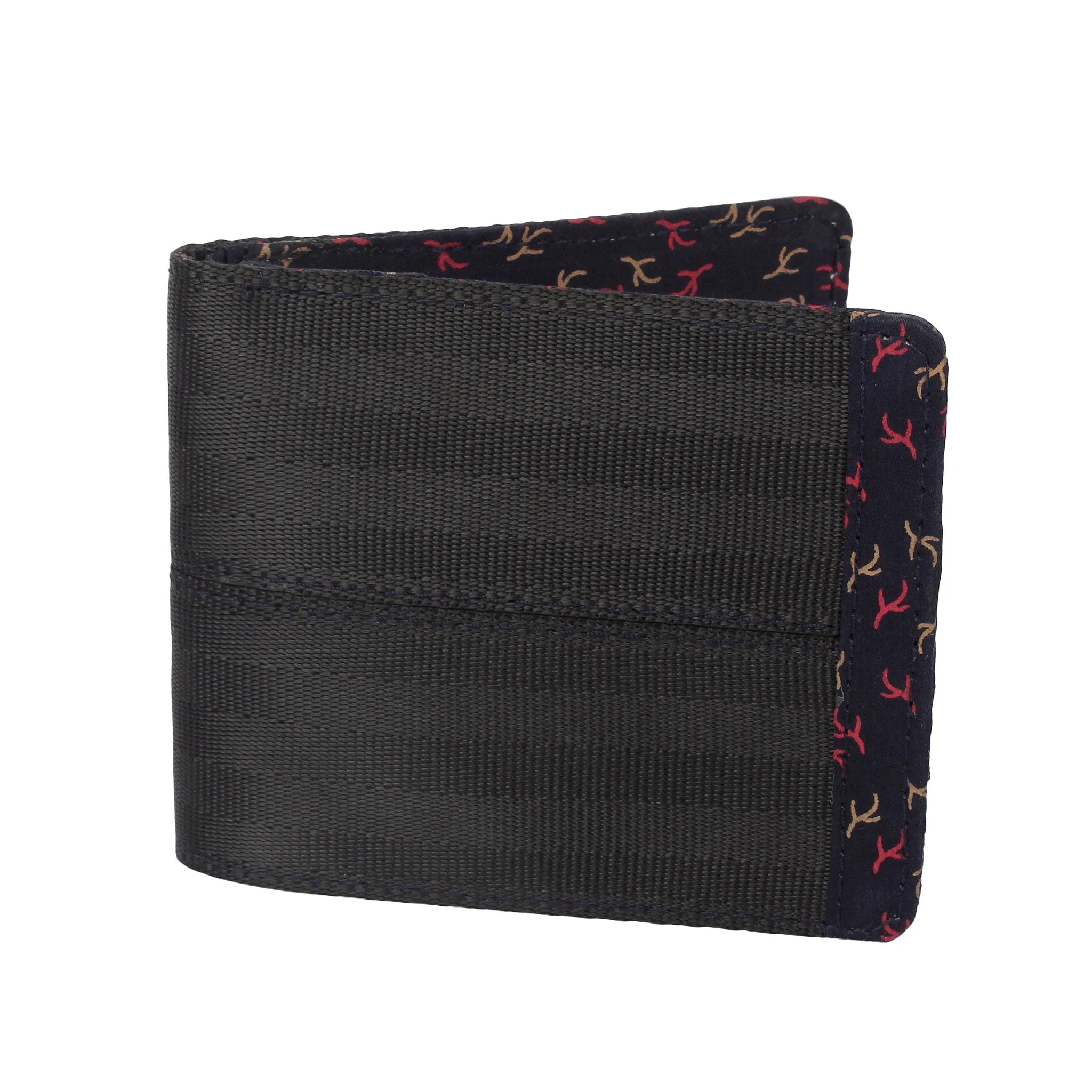 Eco-friendly Upcycled Car Seatbelt Men's Wallet - Sustainable and Stylish Accessory