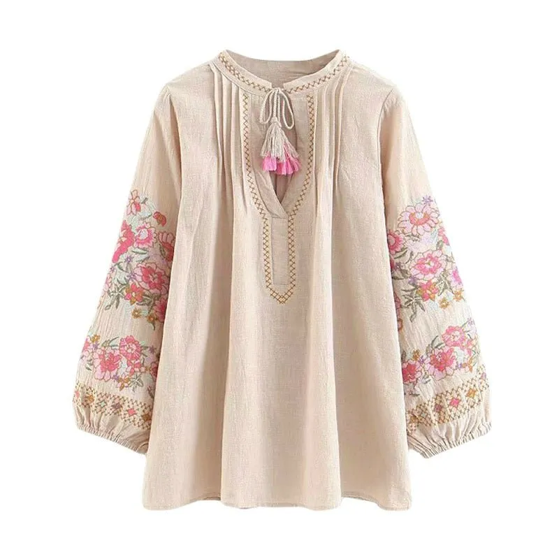 HAPPIE QUEENS Vintage Chic Tassel Floral Embroidery Linen Blouse