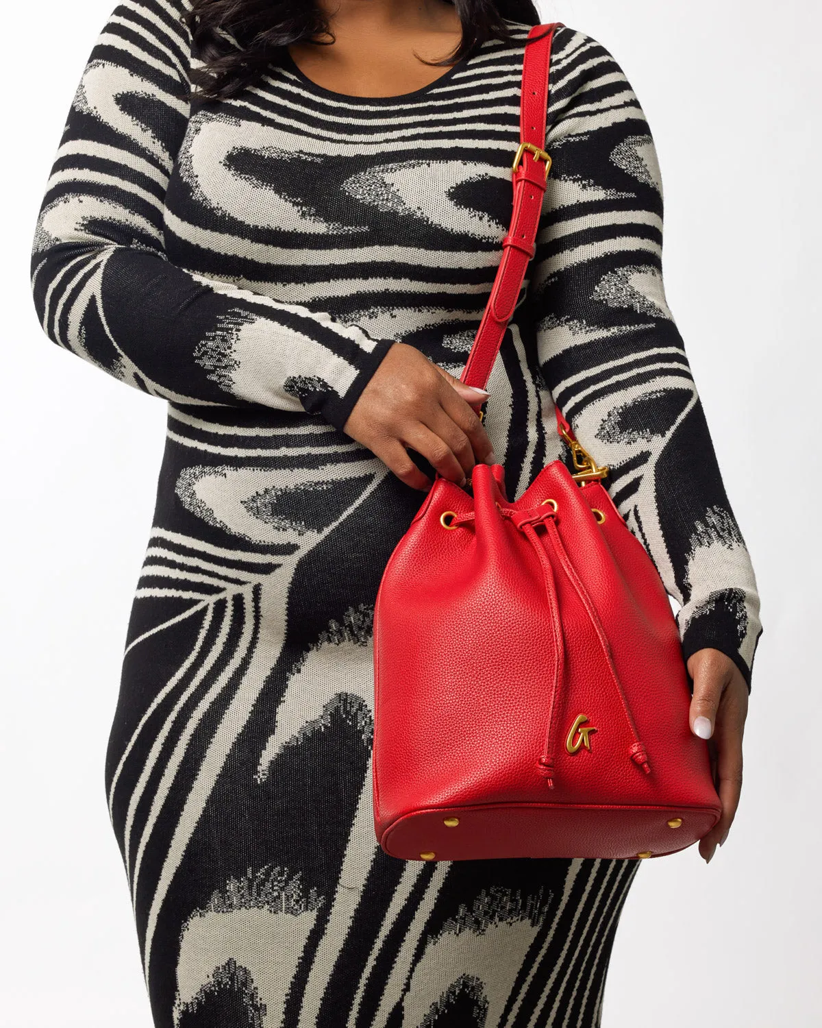 LARGE PEBBLE BUCKET BAG - RED