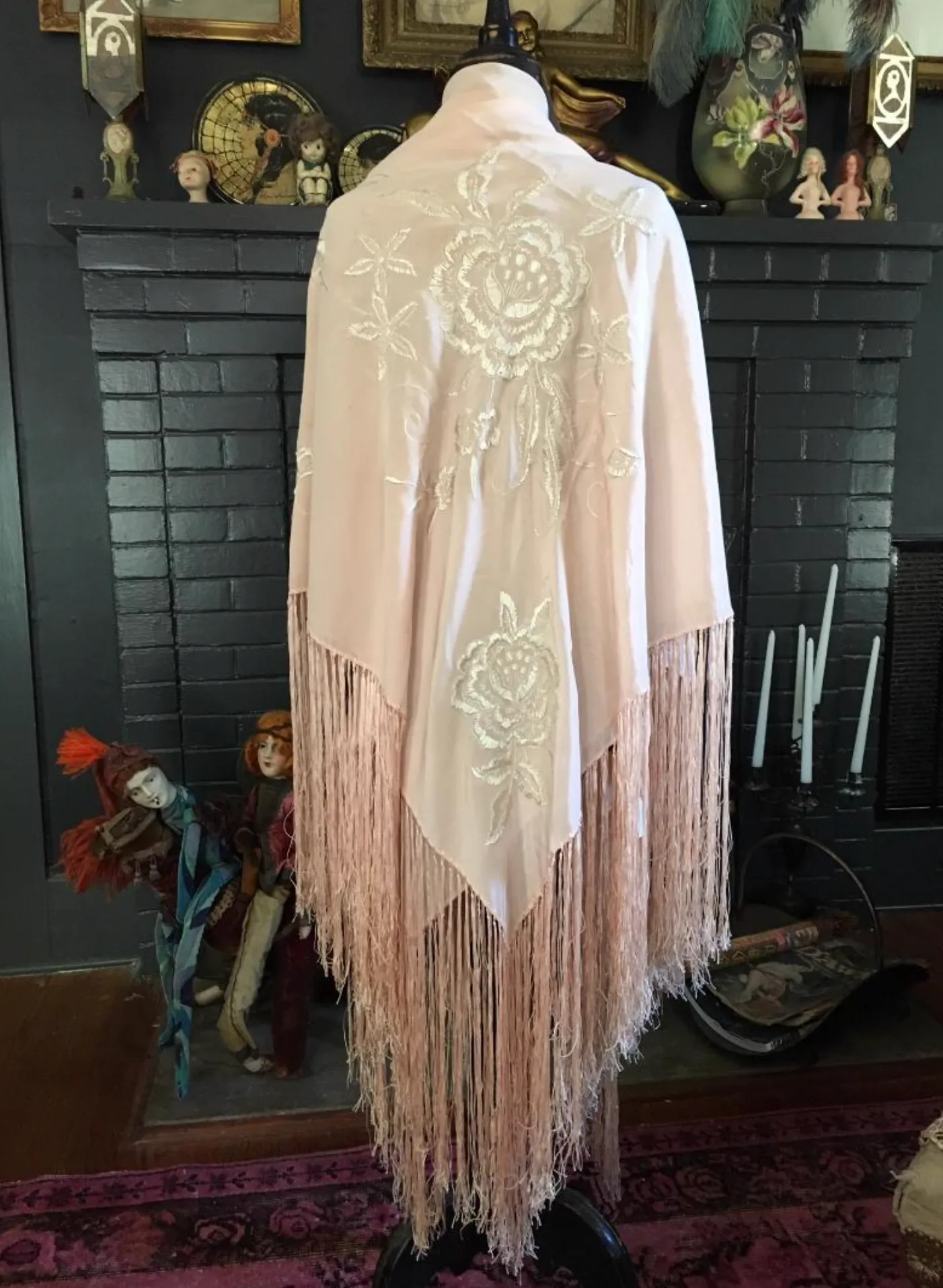 New Arrival Stunning 1920's Stunning Peach Piano Shawl