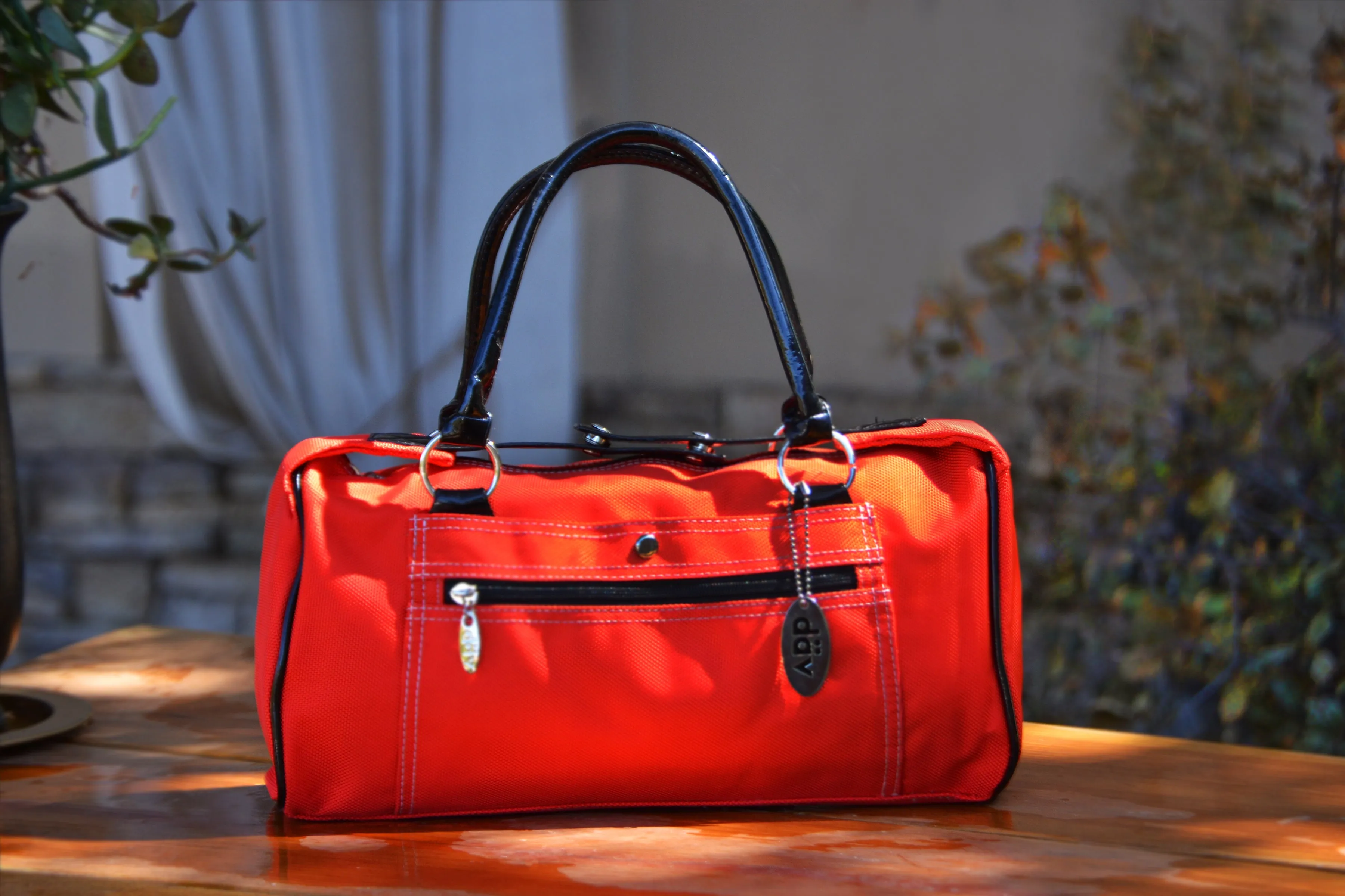 Small East West Handbag red