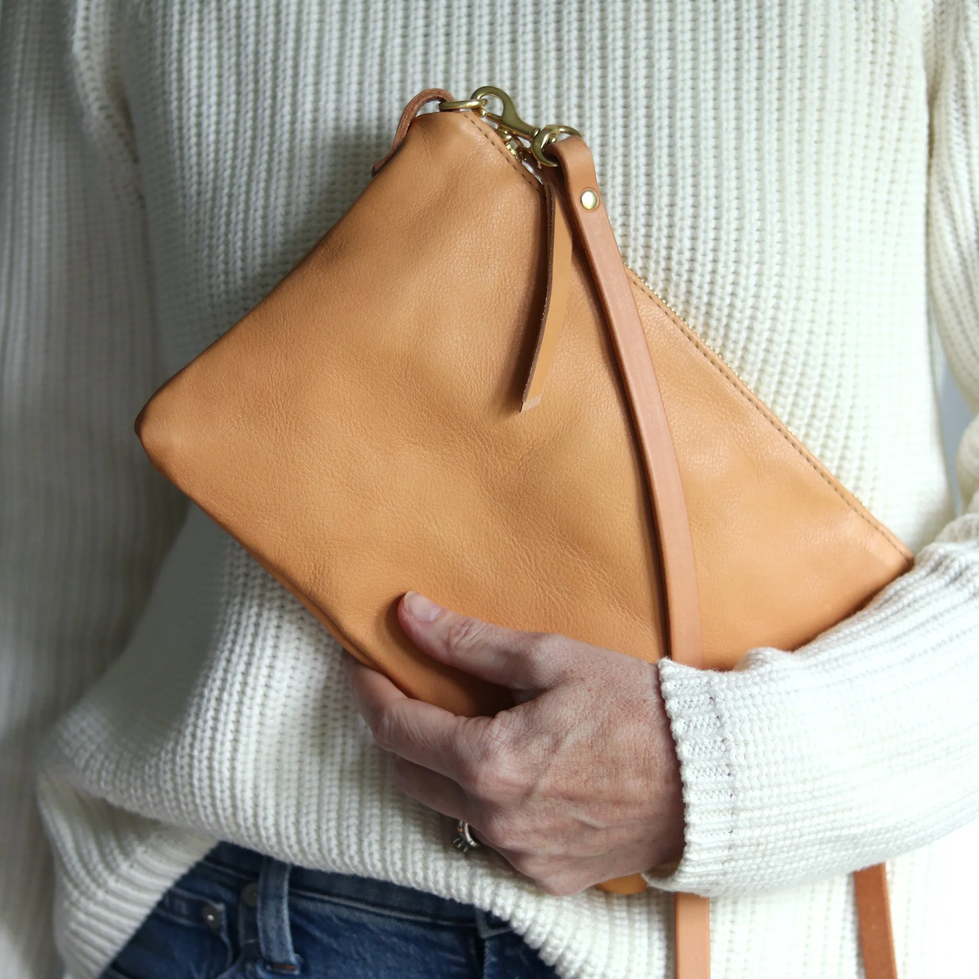 Small Leather Crossbody Clutch Bag - Beige Pebble