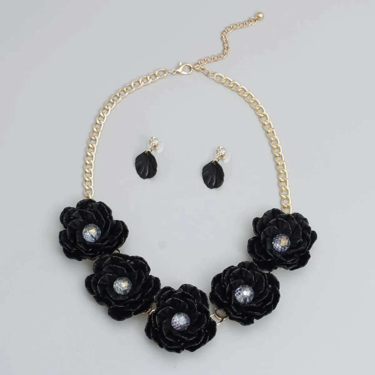 Stunning Black Flower Necklace Set - Enchanting Look