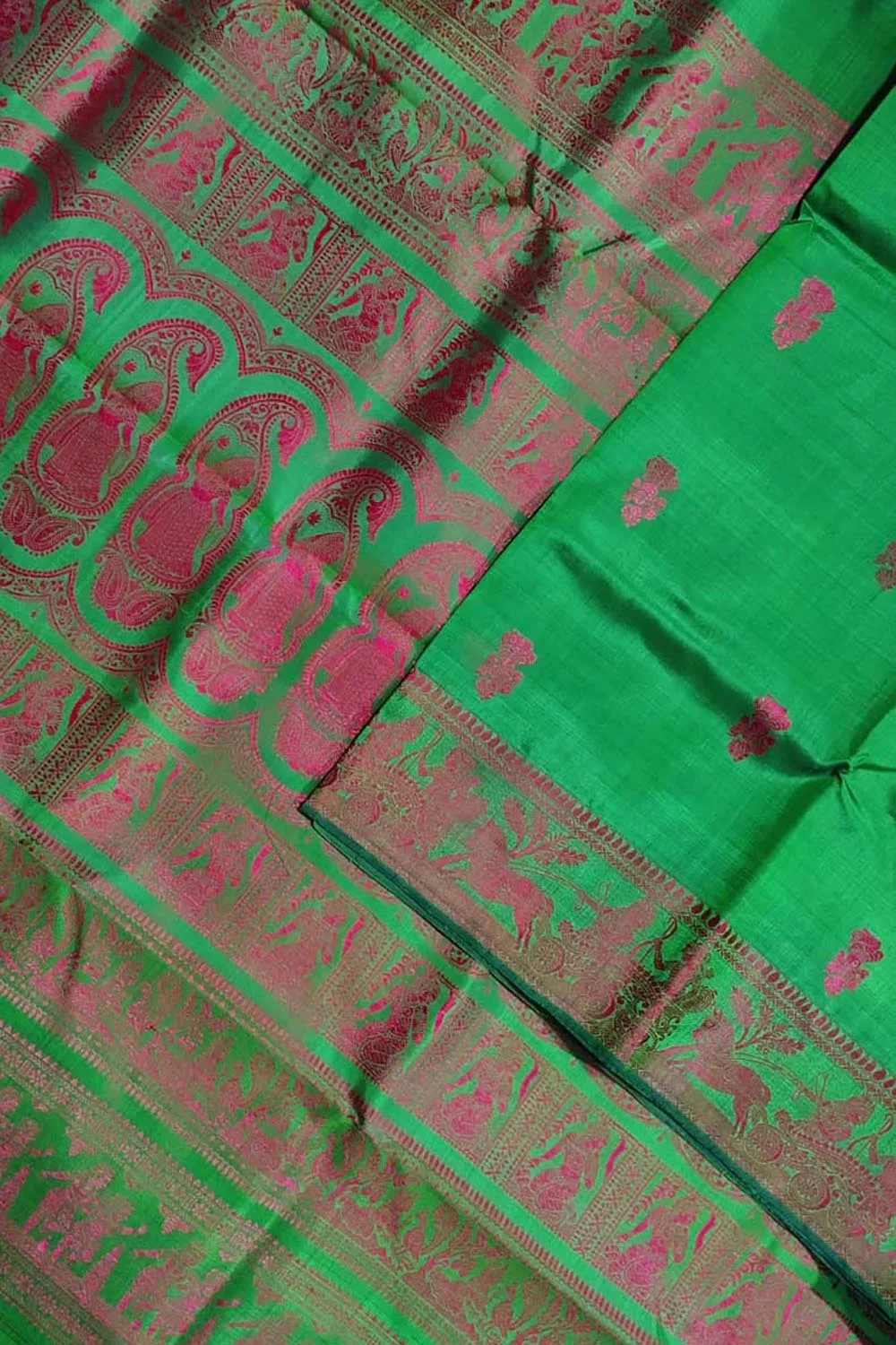 Stunning Green Baluchari Handloom Silk Saree - Pure Elegance