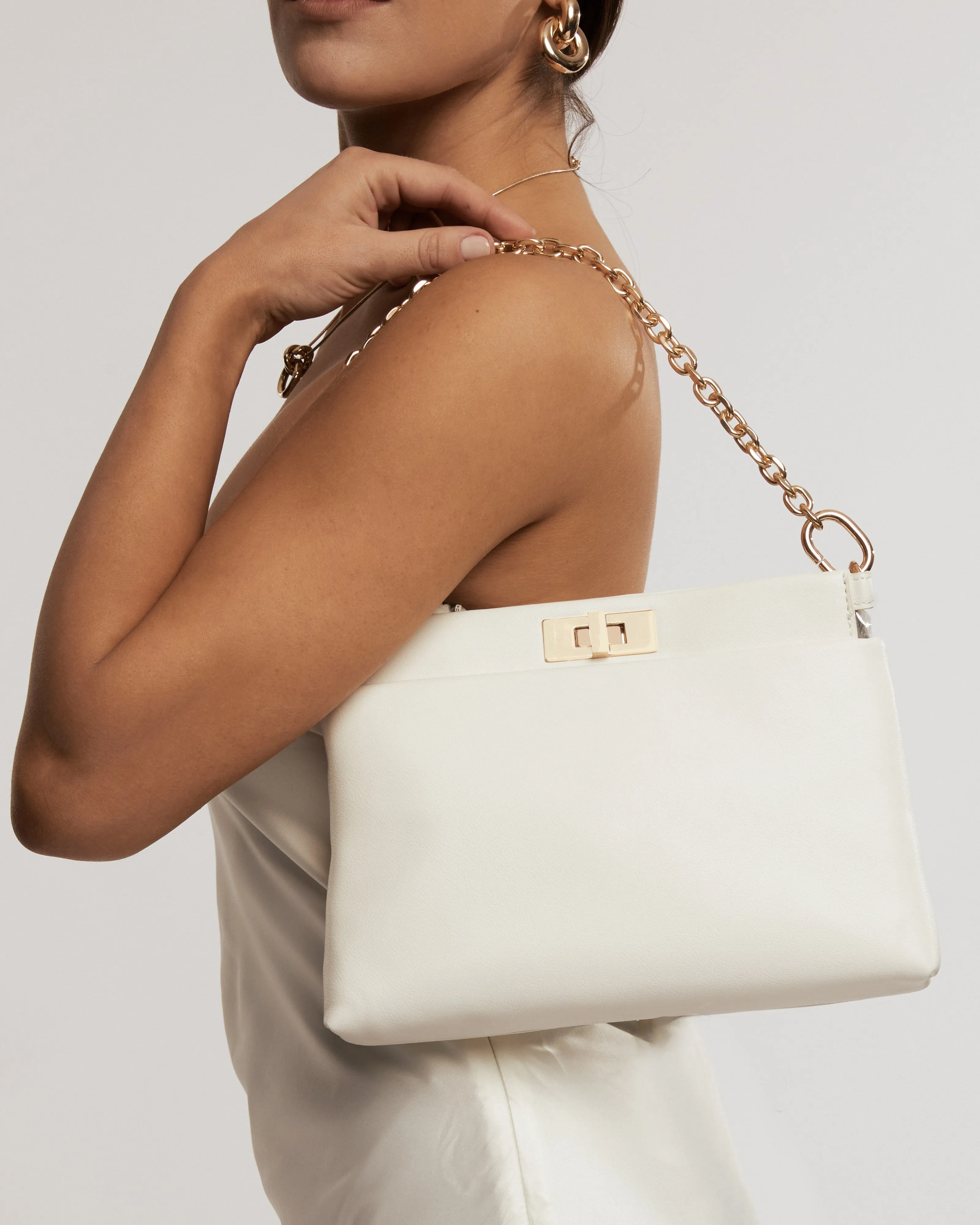 White Lorelie Chain Shoulder Bag