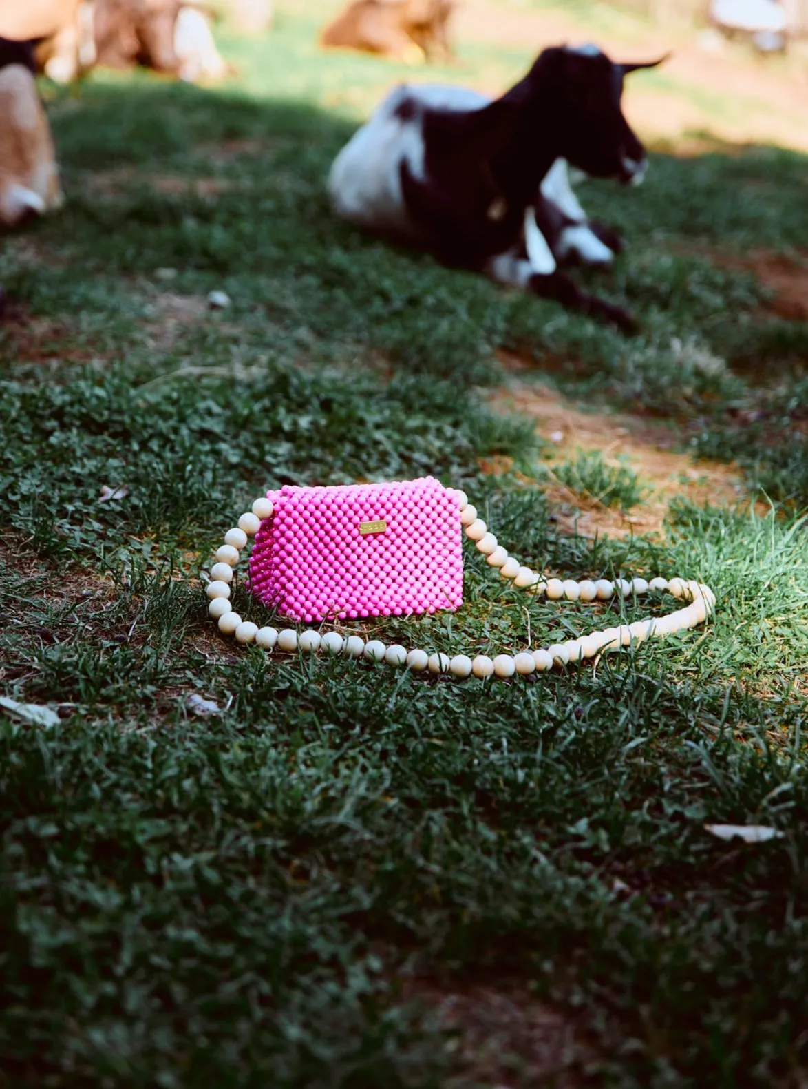 wood ball shoulder bag（vivid pink）